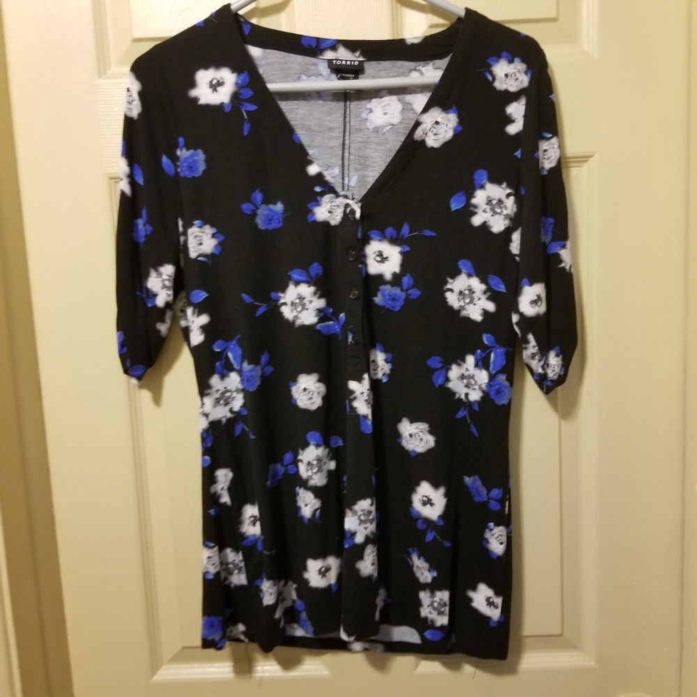 🌻 Torrid Elbow Sleeve Floral Blouse Size 00 Excellent Condition
